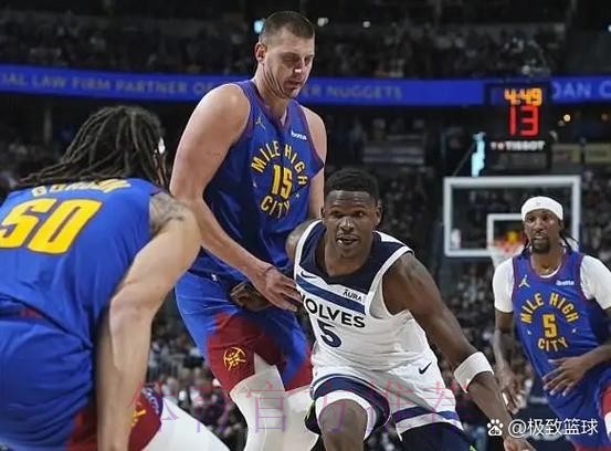 追梦：唐斯说我只会顺风输出 我真搞不懂 他整场都根本顶不动我啊